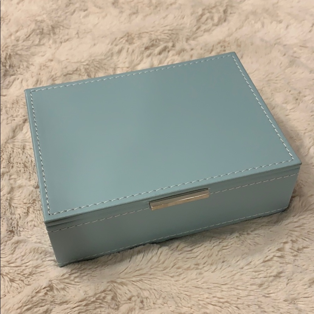 Tiffany blue jewelry box